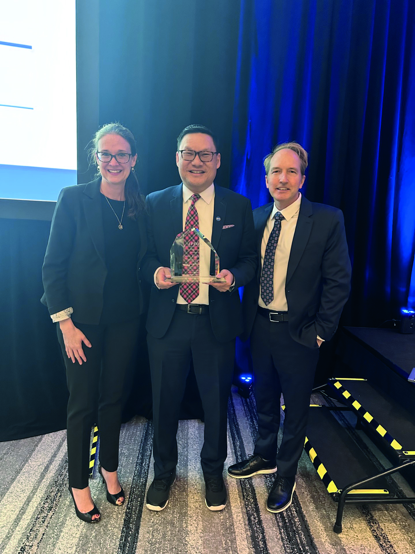 APDVS says goodbye to two long-term leaders during spring meeting