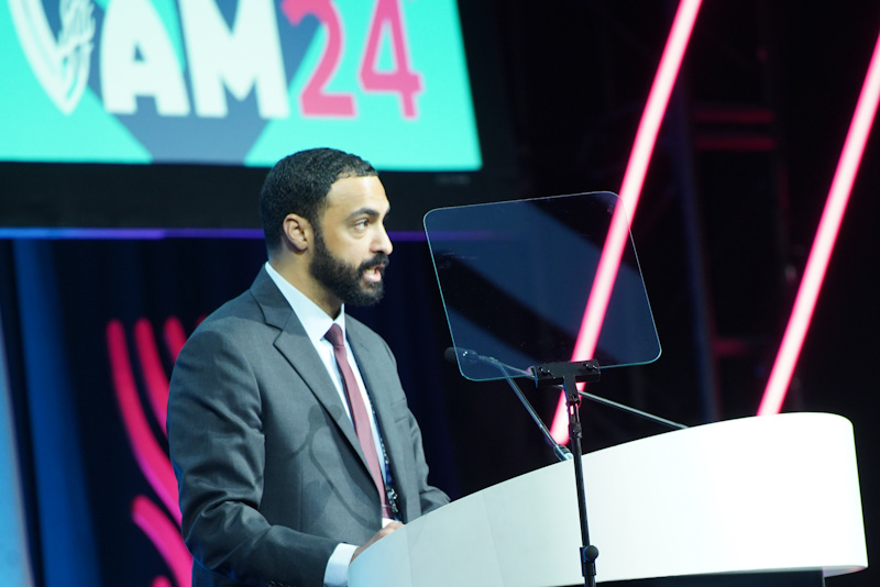 One-year results confirm safety and efficacy results of conformable AAA device in highly angulated necks